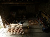 https://www.passiveactivism.net/files/gimgs/th-24_02yurtbuilding_larsschmidt_web.jpg